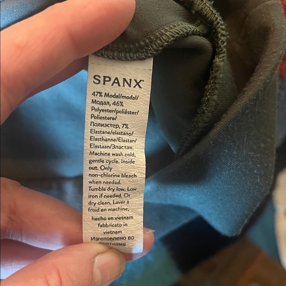 SPANX Olive 1/4 Zip-Up Sweatshirt, size L - Picture 8 of 8